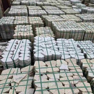 北海 黄金麻白麻花岗岩荔枝面地铺石(冰裂纹)