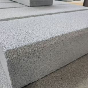 北海 芝麻灰荔枝面路沿石