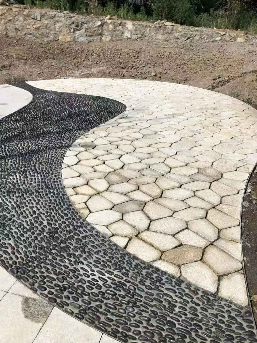 北海 黄金麻冰裂纹地铺石工地铺装案例