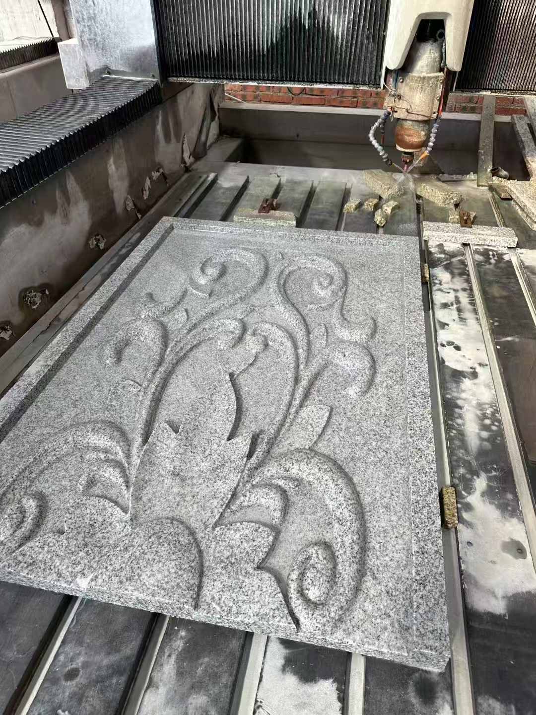 北海 白麻别墅干挂雕花板