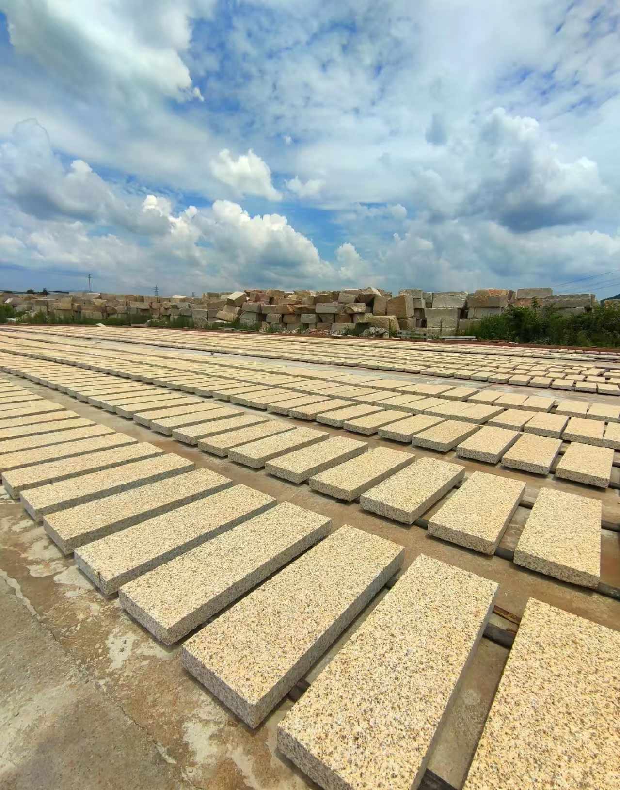 北海 黄金麻荔枝面花岗岩石材地铺石防护中