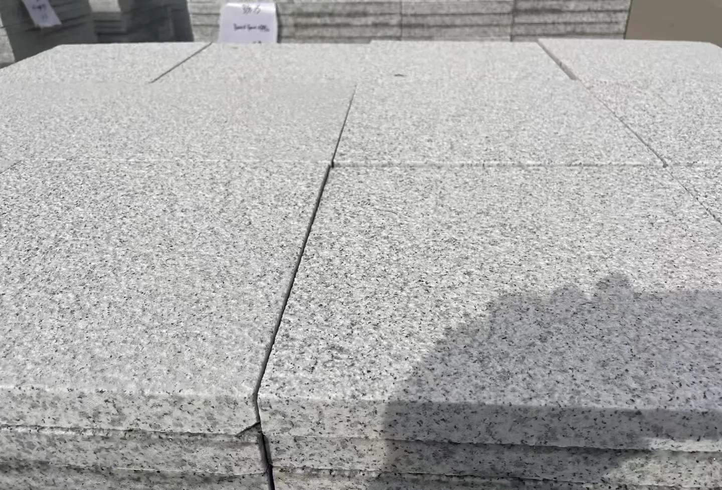 北海 白麻花岗岩石材推荐 荔枝面地铺石