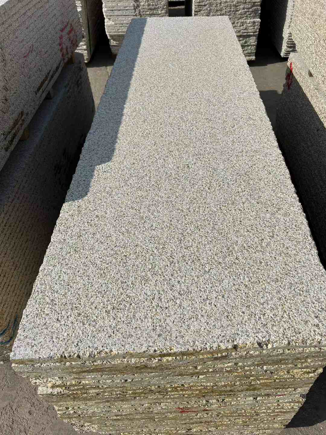 北海 黄金麻花岗岩荔枝面毛板，半成品