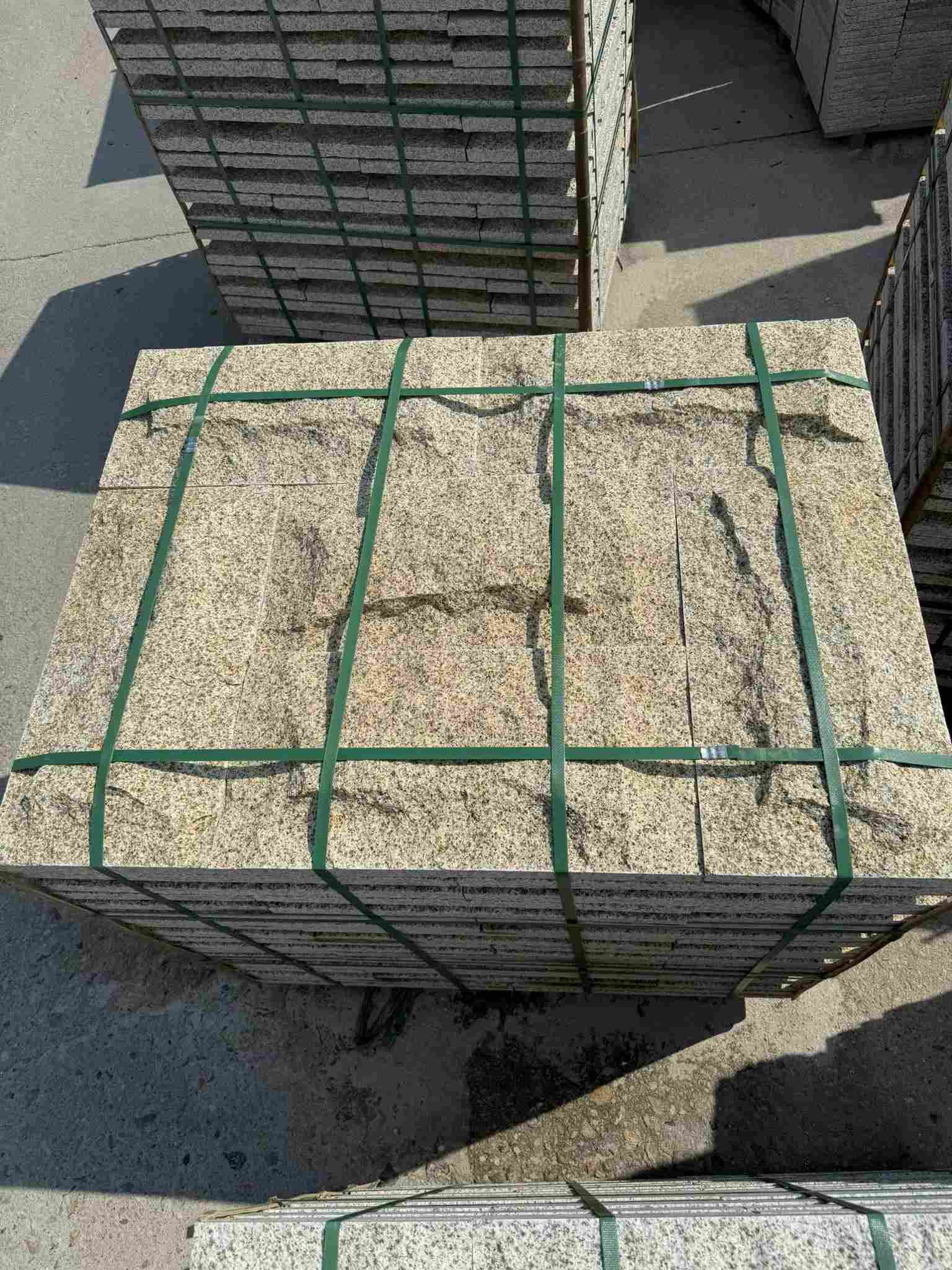 北海 黄金麻花岗岩石材自然面蘑菇石成品