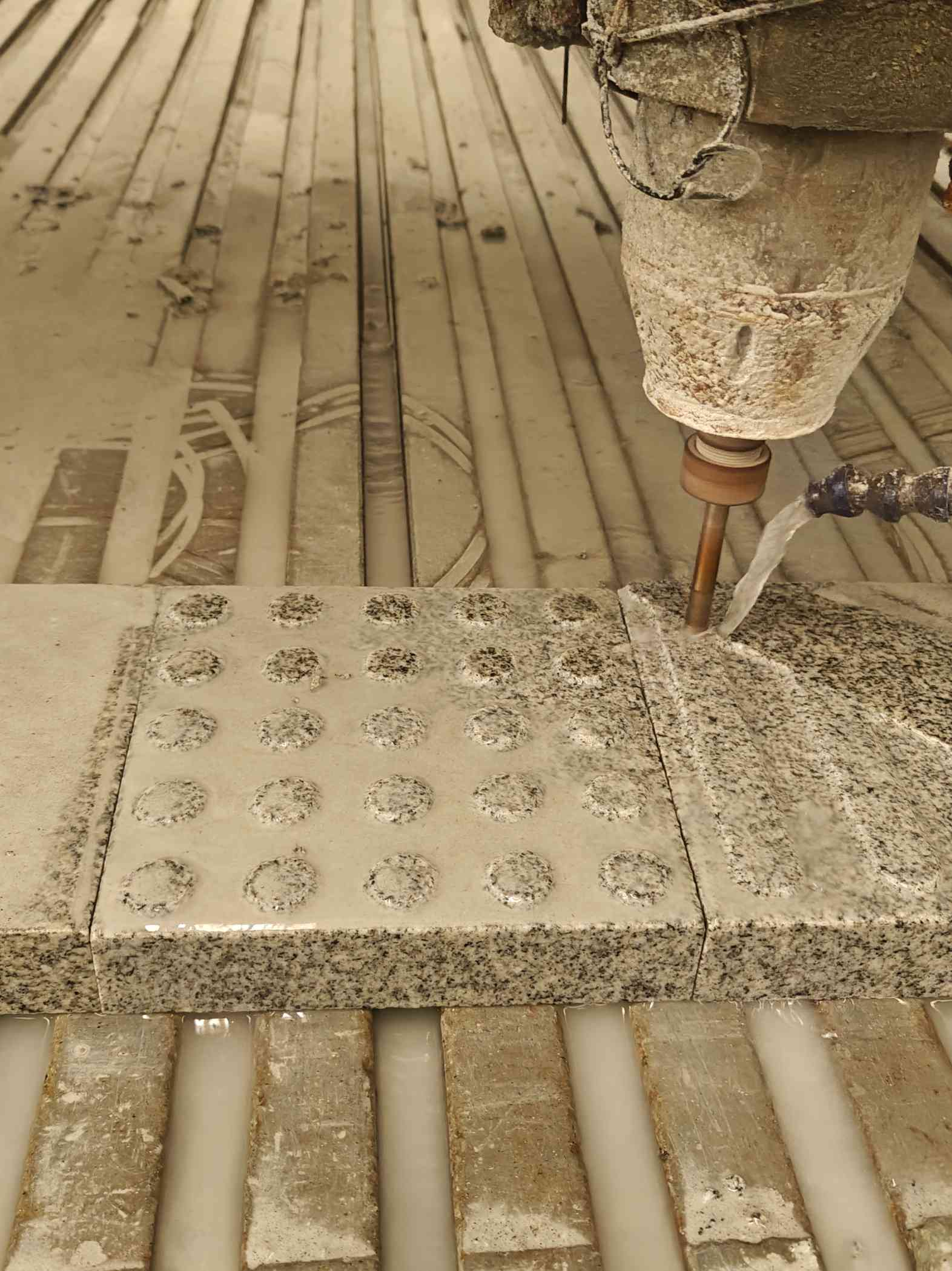 北海 芝麻白花岗岩石材盲人石、盲道石、盲点石