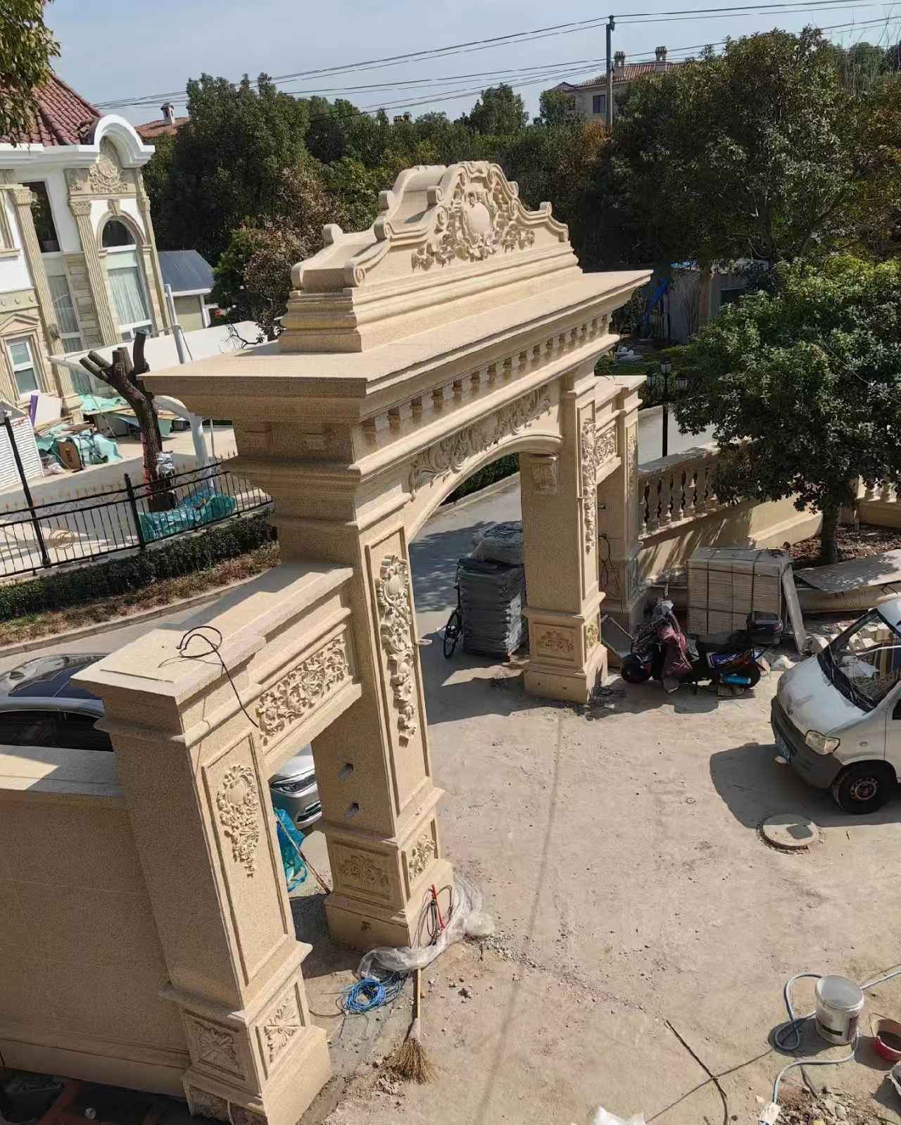 北海 黄金麻荔枝面花岗岩别墅门楼