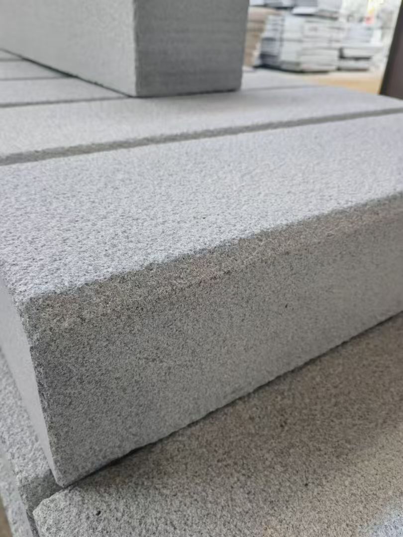 北海 芝麻灰荔枝面路沿石