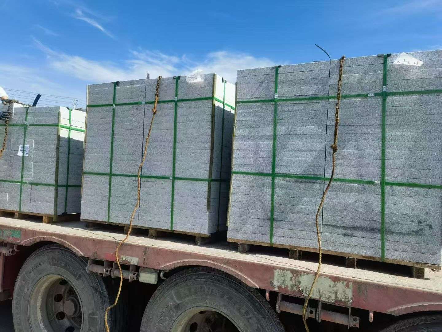 北海 芝麻白花岗岩地铺石装车日常