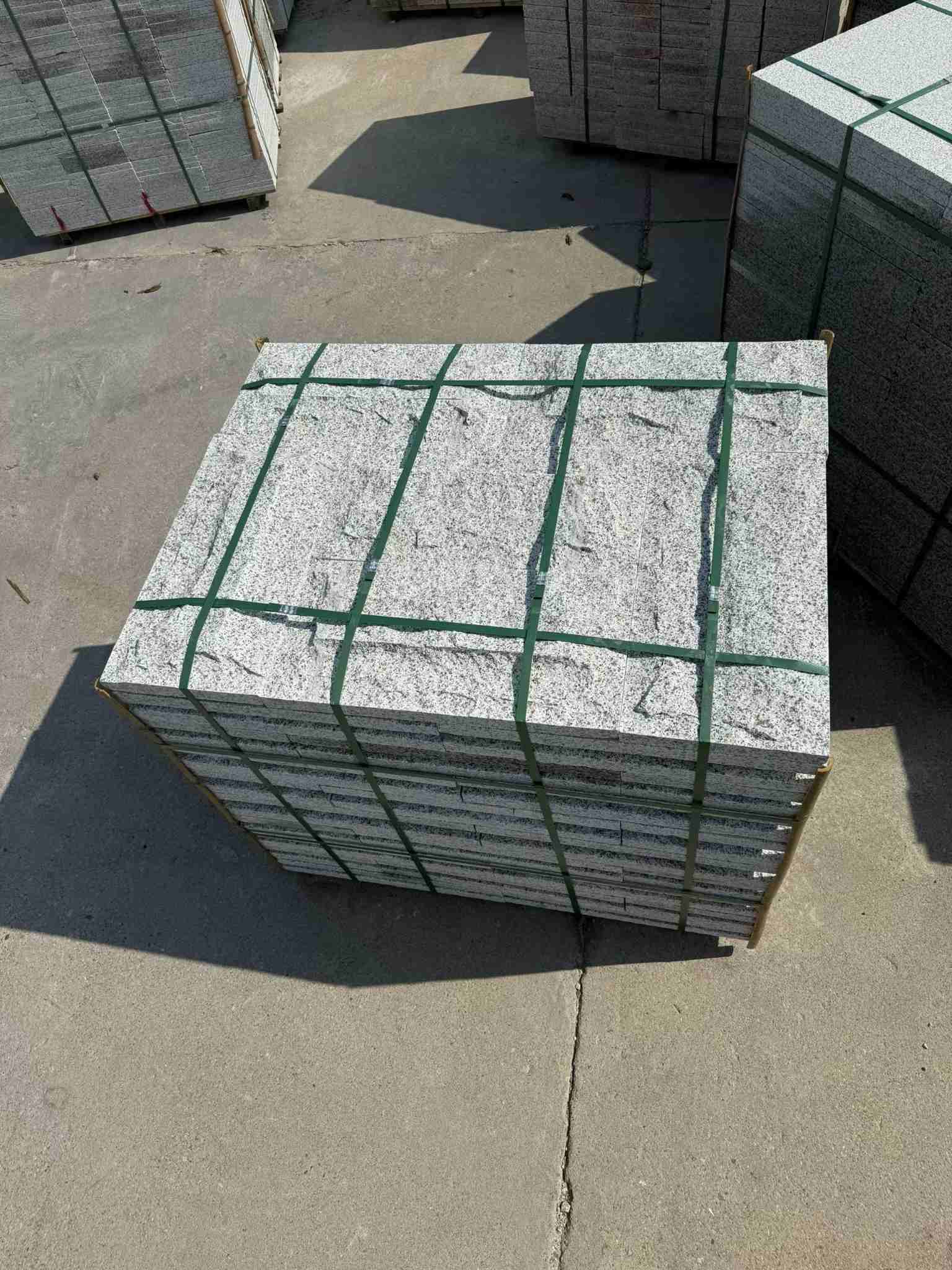 北海 白麻花岗岩石材自然面蘑菇石成品