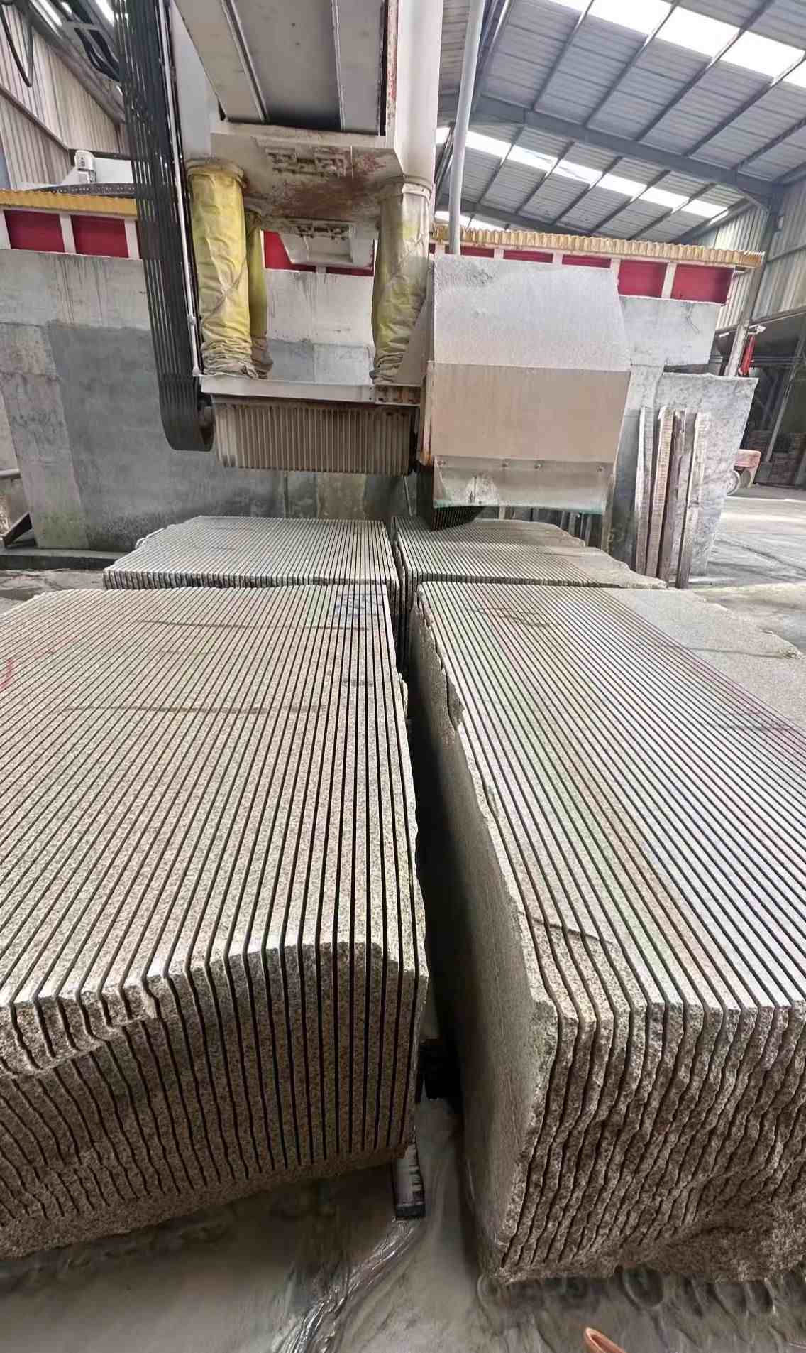 北海 车间生产日常，黄金麻白麻花岗岩