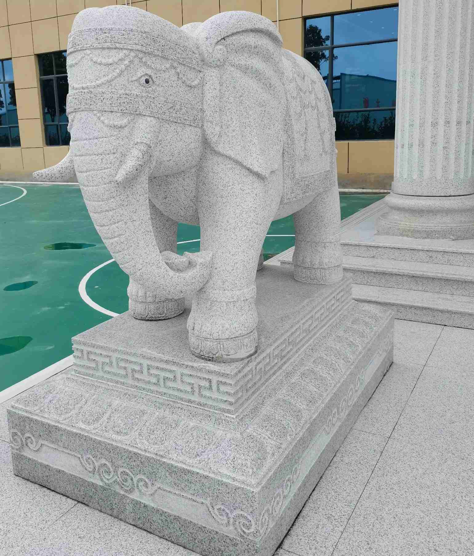 北海 白麻花岗岩动物异形石雕-大象