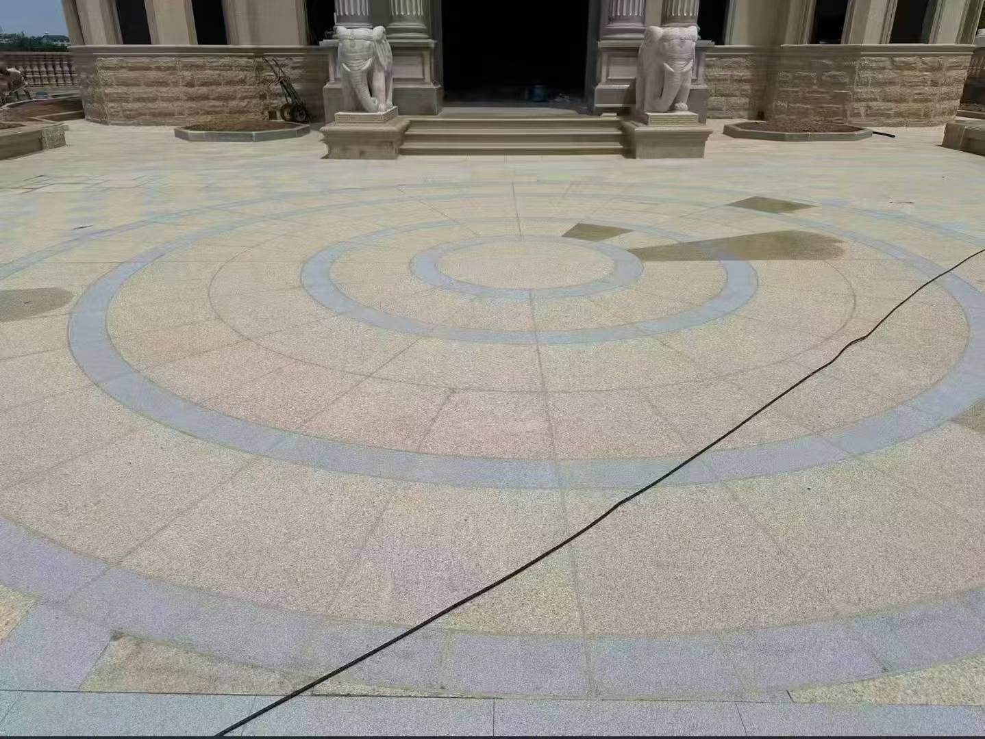 北海 黄金麻芝麻灰花岗岩石材地铺拼接效果