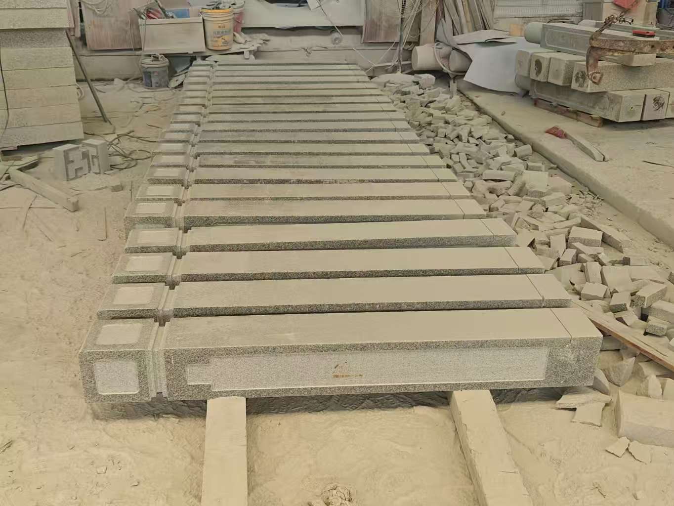 北海 芝麻白异形加工雕刻-栏杆大柱，方柱