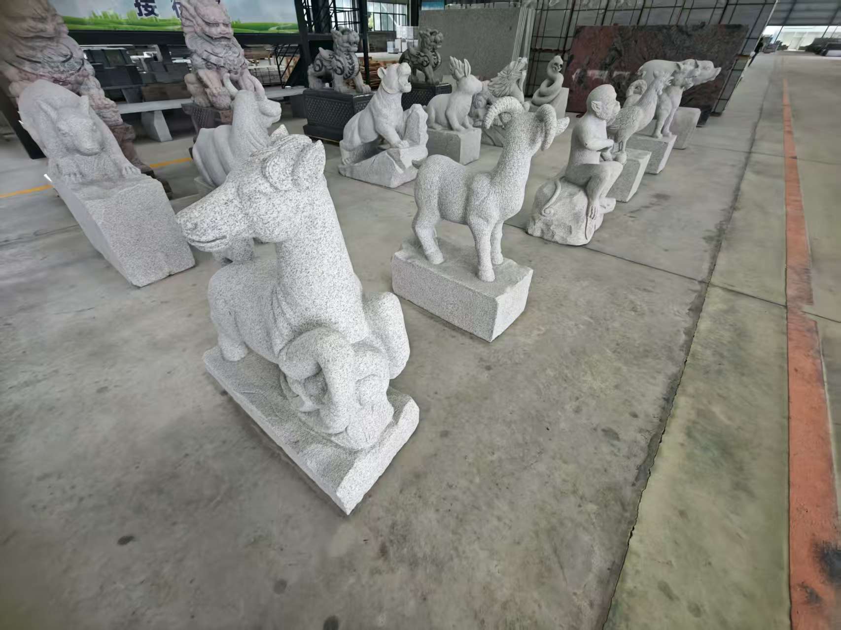 北海 芝麻白花岗岩造型立体雕刻——十二生肖