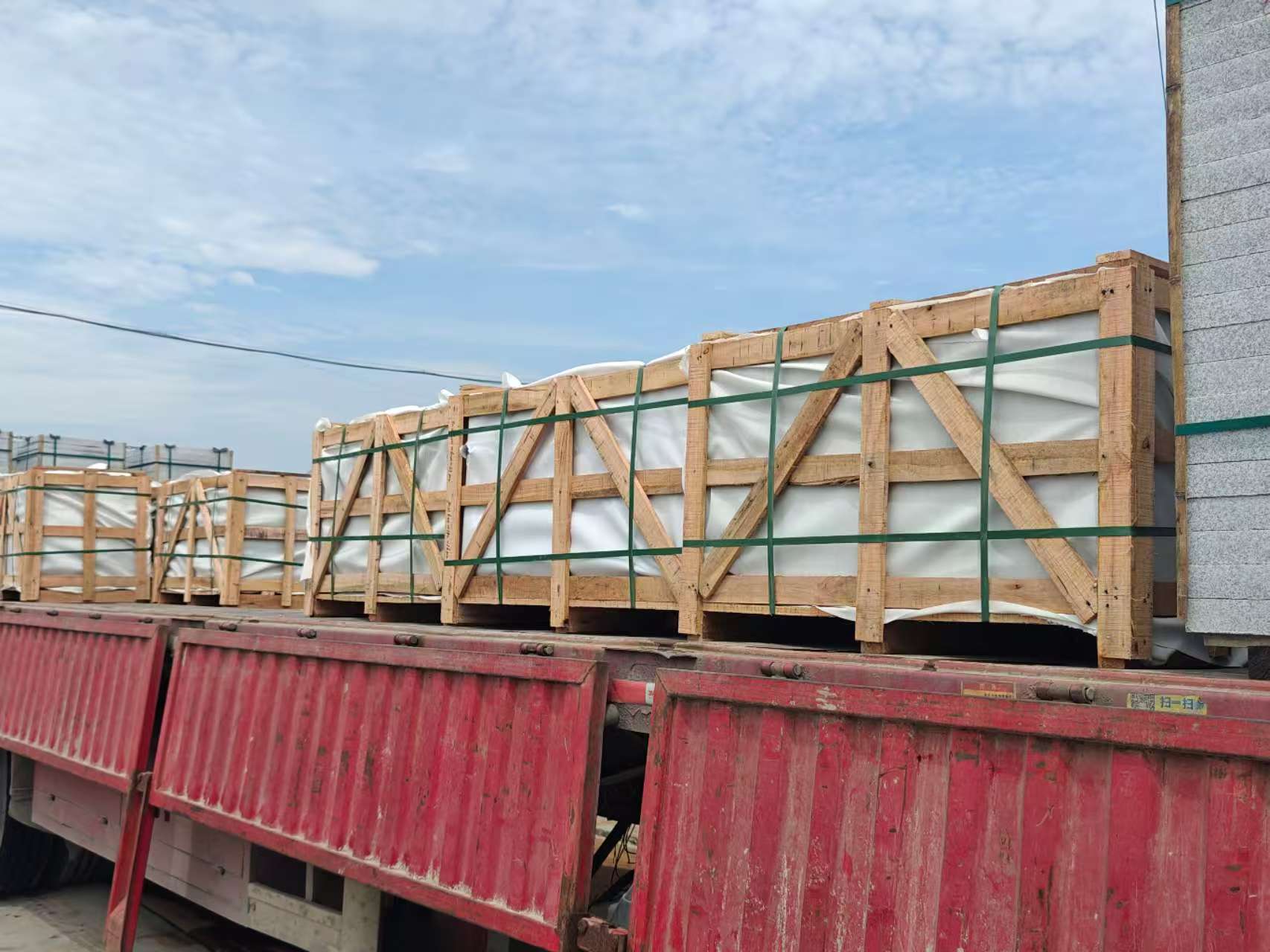 北海 芝麻白花岗岩地铺石出口专车-泰国游